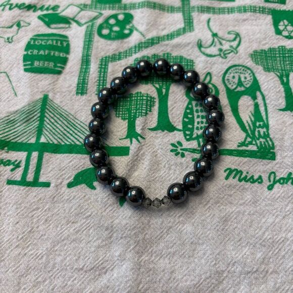 Silver hematite beaded bracelet with Swarovski beads 7” average wrist - Picture 5 of 6